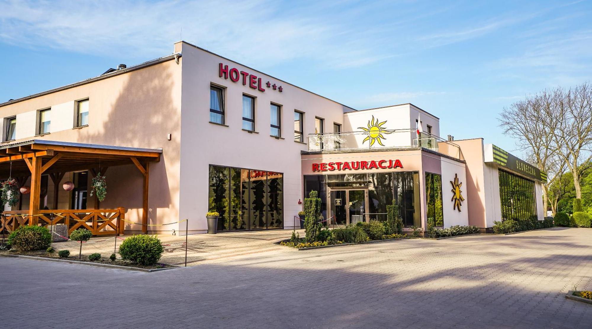 Hotel - Restauracja "Sloneczna" Jarocin Ngoại thất bức ảnh