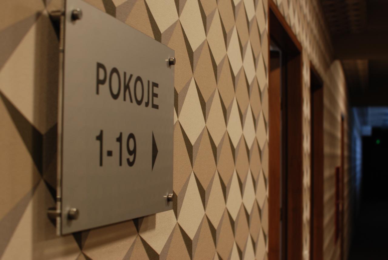 Hotel - Restauracja "Sloneczna" Jarocin Ngoại thất bức ảnh