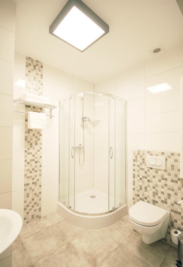 Hotel - Restauracja "Sloneczna" Jarocin Ngoại thất bức ảnh
